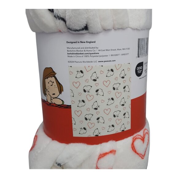 Peanuts Snoopy Plush Throw Blanket Extra Long 60 x 70 in Valentines Day Hearts - Picture 5 of 7